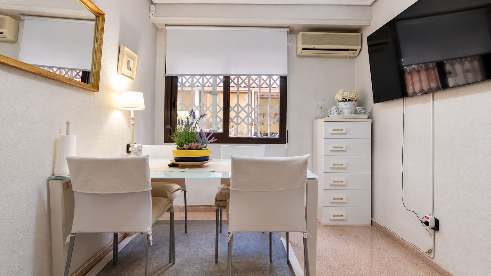 VIVIENDA CON PATIO PRIVADO DE 40 m² Y GARAJE JUNTO A PLAZA DE TOROS – ALICANTE