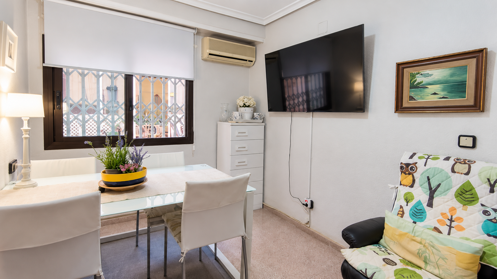 VIVIENDA CON PATIO PRIVADO DE 40 m² Y GARAJE JUNTO A PLAZA DE TOROS – ALICANTE
