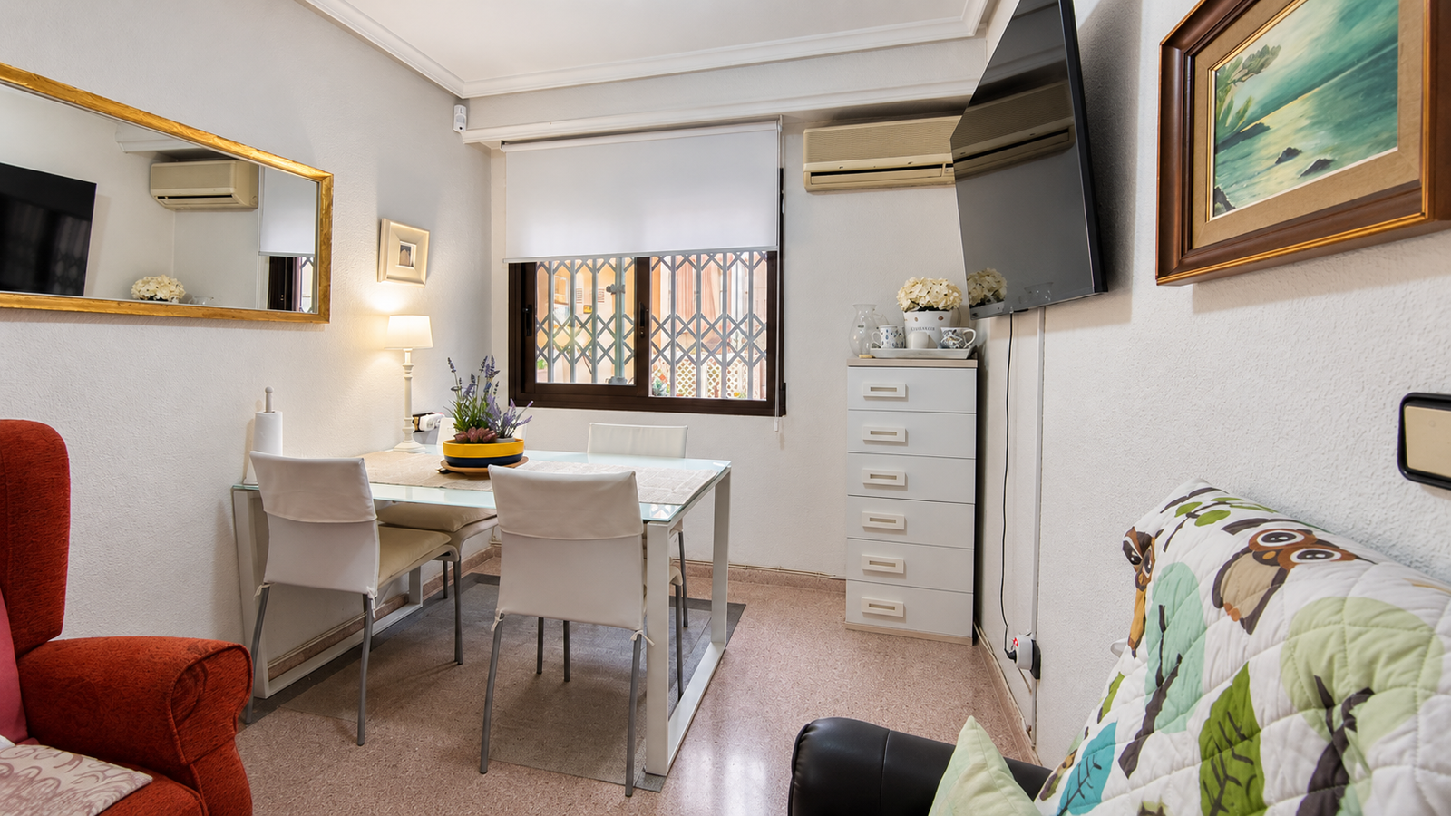VIVIENDA CON PATIO PRIVADO DE 40 m² Y GARAJE JUNTO A PLAZA DE TOROS – ALICANTE