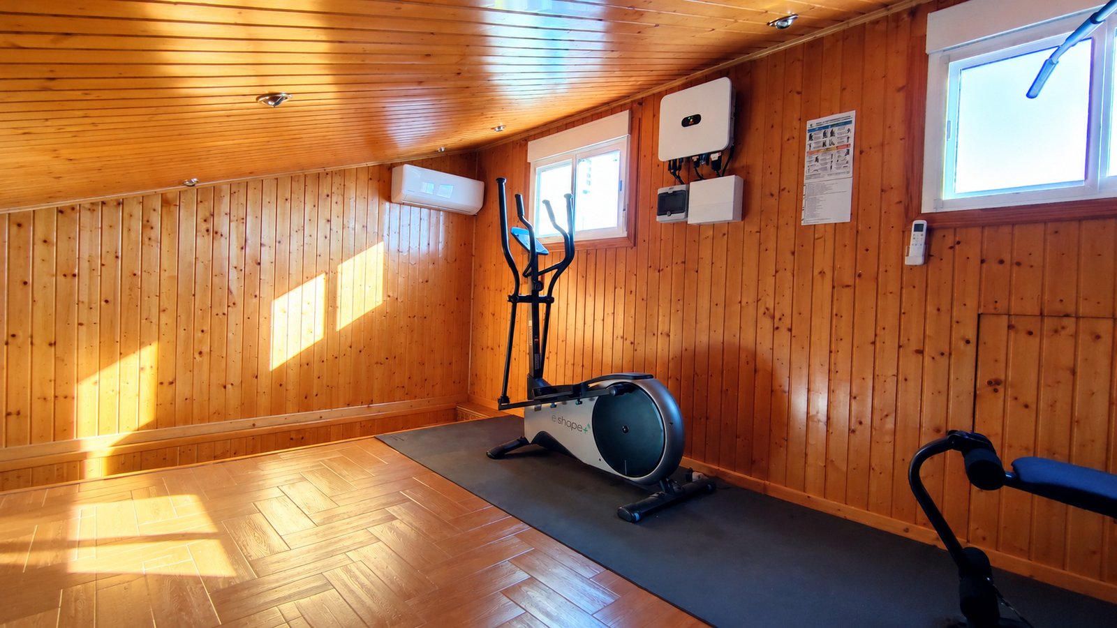 MAGNIFICO CHALET PAREADO EN DIVINA PASTORA, ALICANTE | PISCINA, GARAJE Y PLACAS SOLARES
