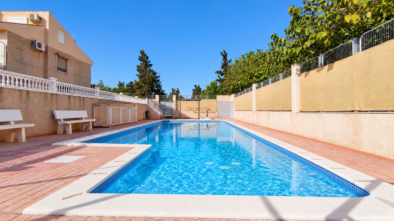 MAGNIFICO CHALET PAREADO EN DIVINA PASTORA, ALICANTE | PISCINA, GARAJE Y PLACAS SOLARES