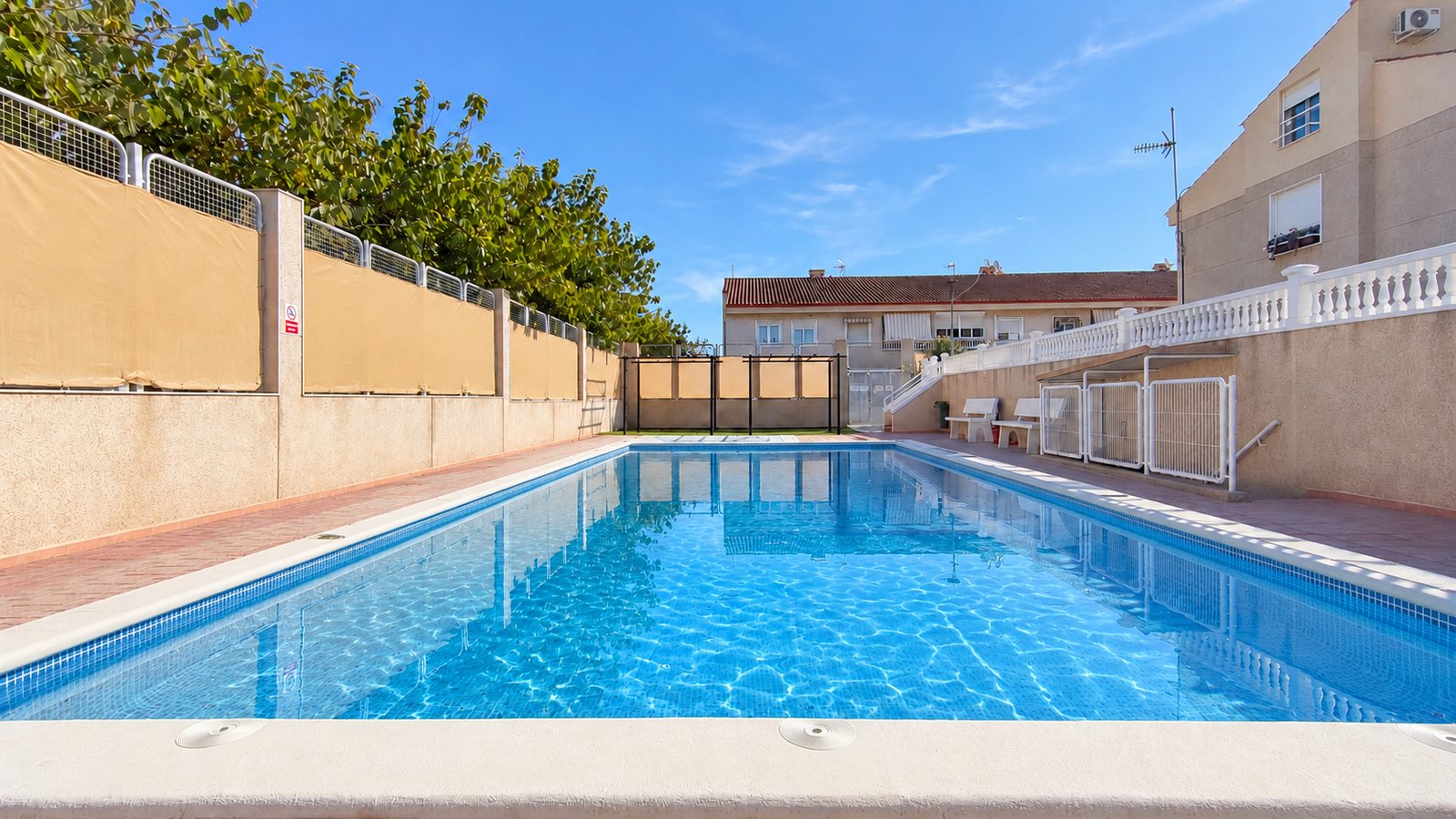 MAGNIFICO CHALET PAREADO EN DIVINA PASTORA, ALICANTE | PISCINA, GARAJE Y PLACAS SOLARES